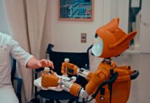 일상에 파고든 AI 건강 관리, 생활 속 똑똑한 활용법 Man gives robot bottles on a tray